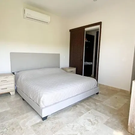 Casa Bv: Beautiful New House Short Walk From Beach